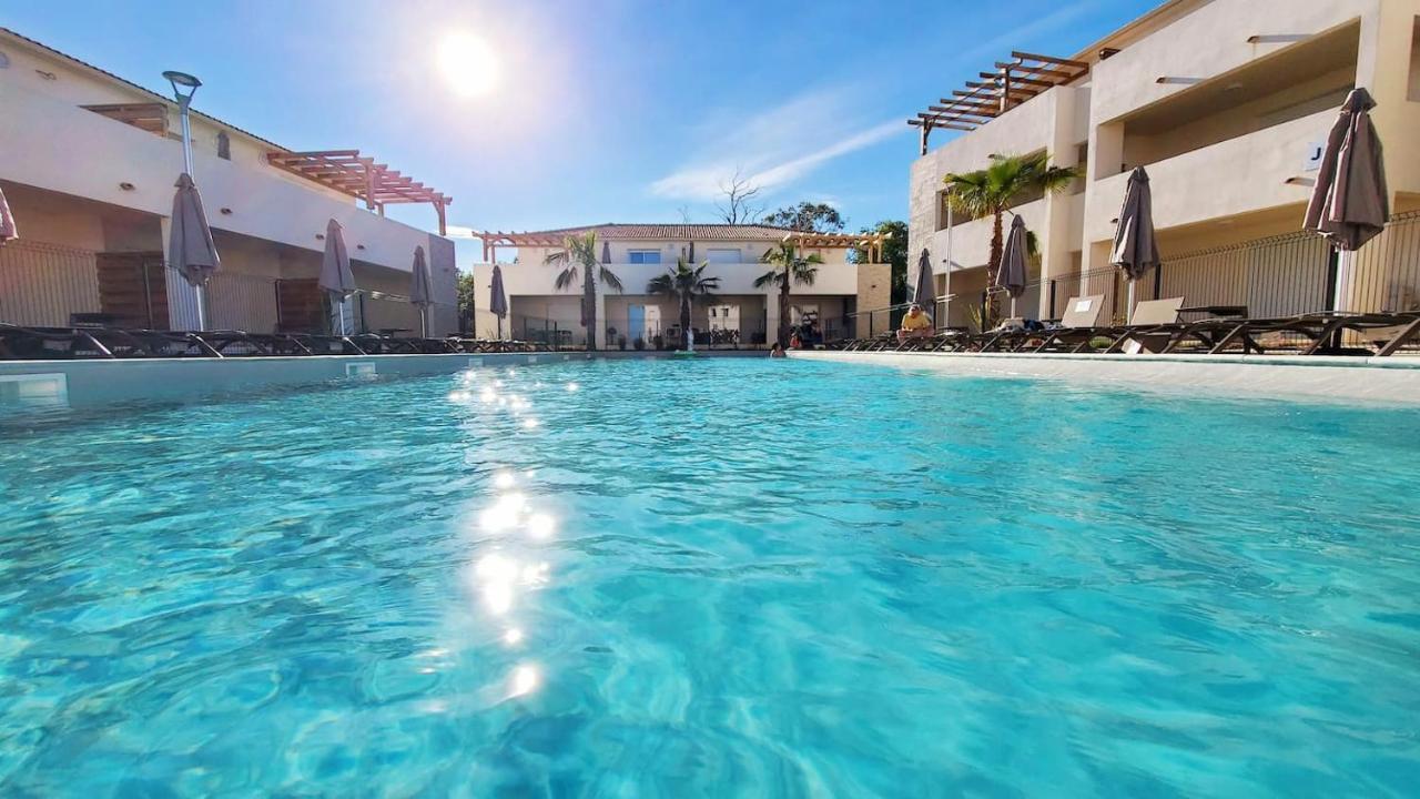 Marine De Bravone T2 Terrasse Front De Mer - Plage Pieds Dans L'Eau - Clim - Piscine - Wifi Linguizzetta Εξωτερικό φωτογραφία